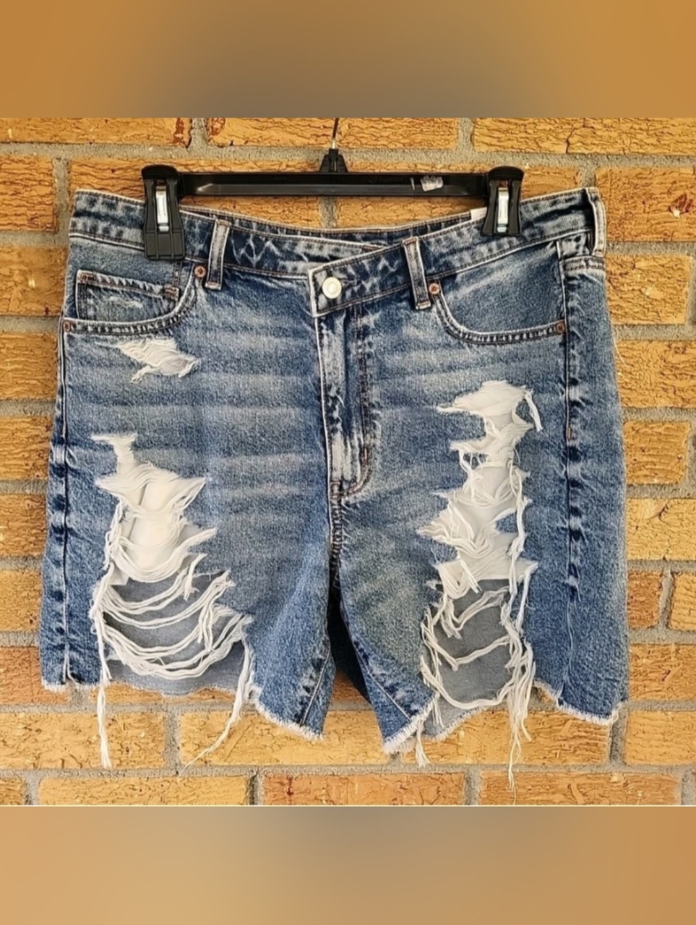 American Eagle Highest Rise Baggy Distressed Denim Jean Shorts Size 14 32W NWT